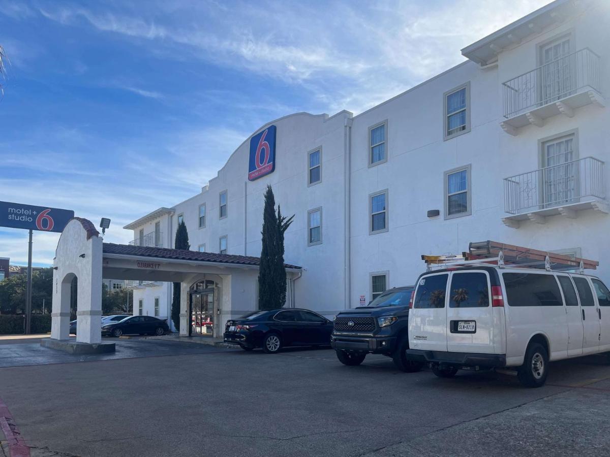 Motel 6 Dallas Tx Downtown Exterior foto
